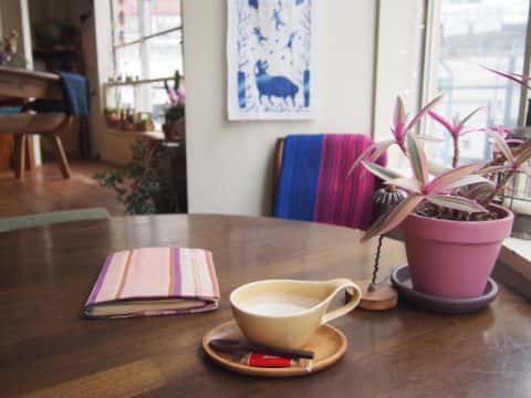 【cafe Stay Happy】旅先で出会うように、つながれるカフェ